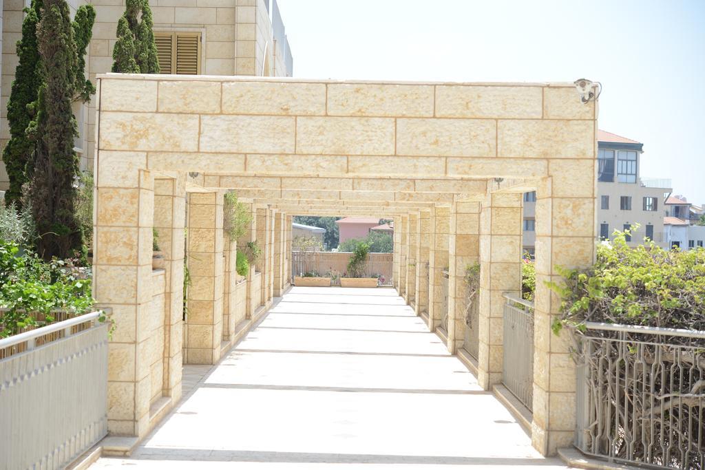 Andromeda Hill Apartments And Spa Τελ Αβίβ Εξωτερικό φωτογραφία